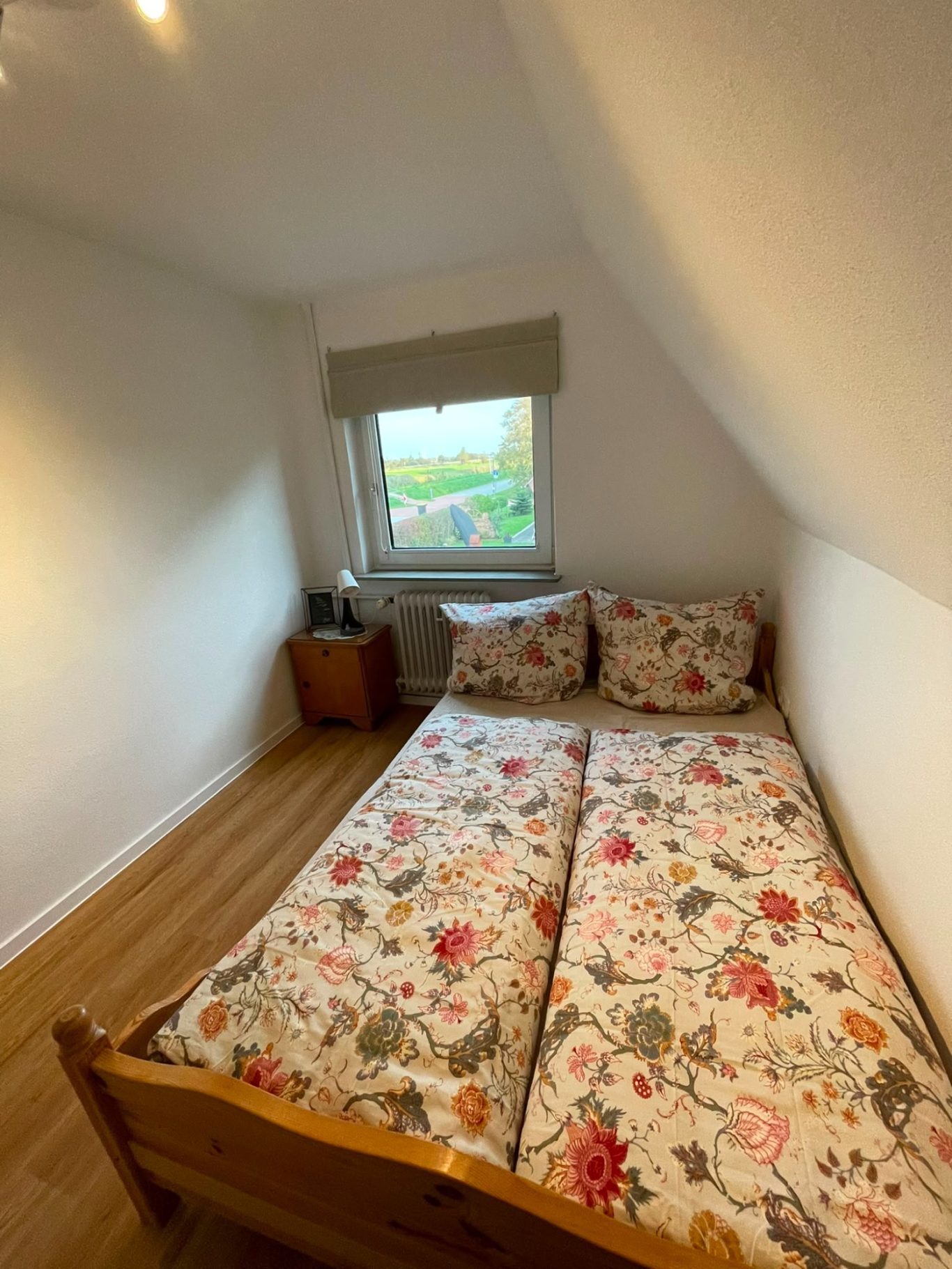 1. Schlafzimmer - OG. 1. Schlafzimmer - OG. Bett 140 x 200 cm