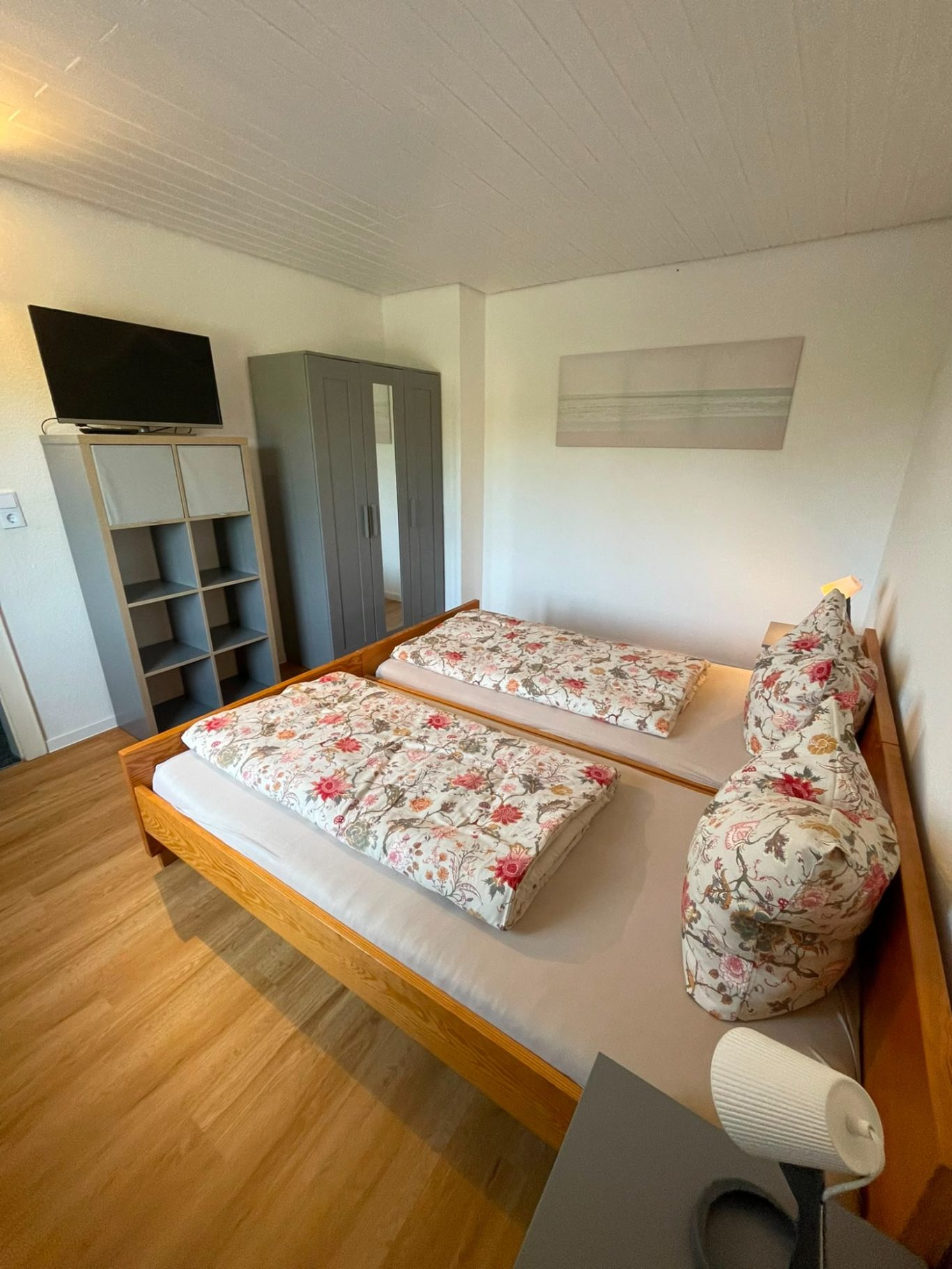 Schlafzimmer - EG. Schlafzimmer mit Ehebett